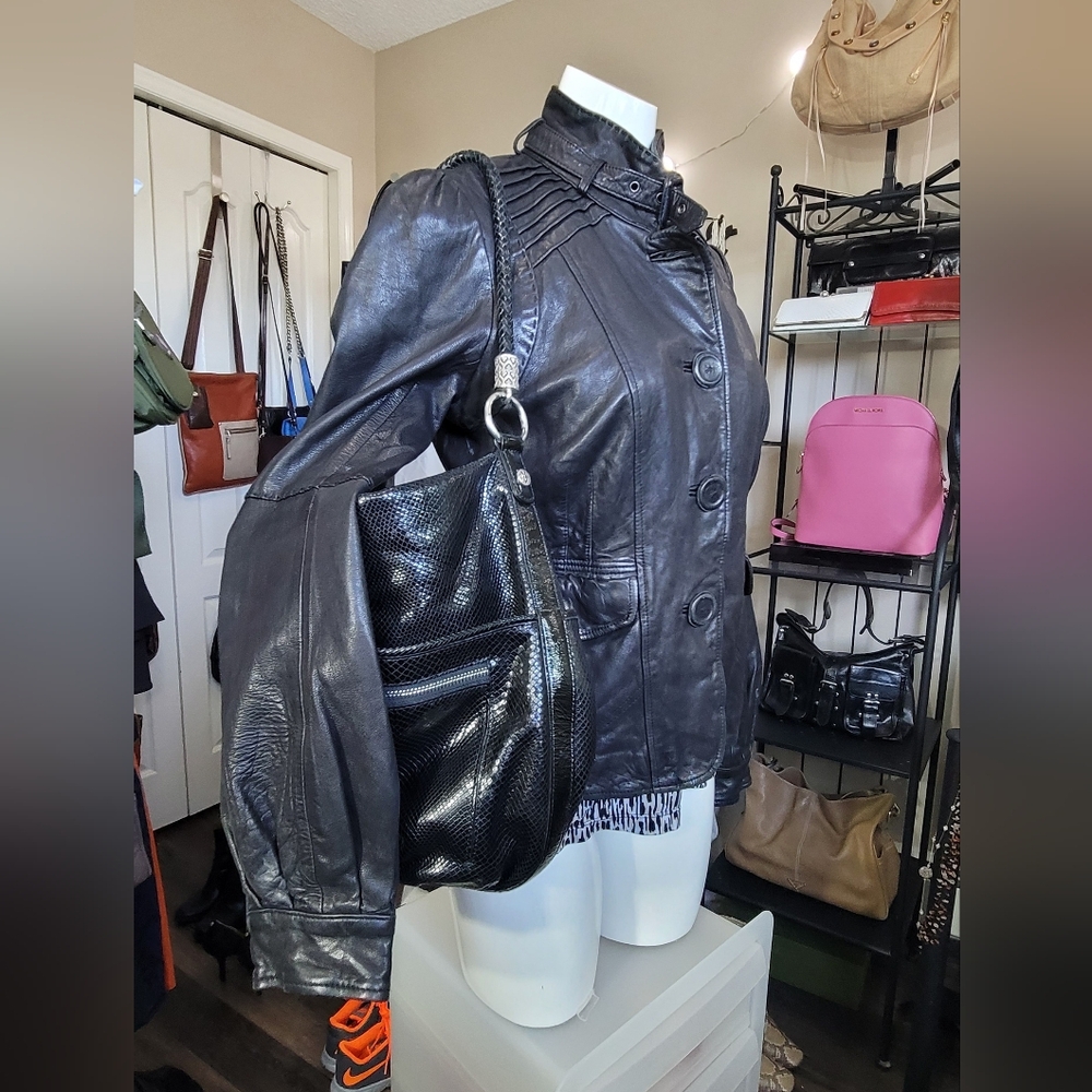 AUTHENTIC CHIC LUXURY LADIES MACKAGE LEATHER JACKET